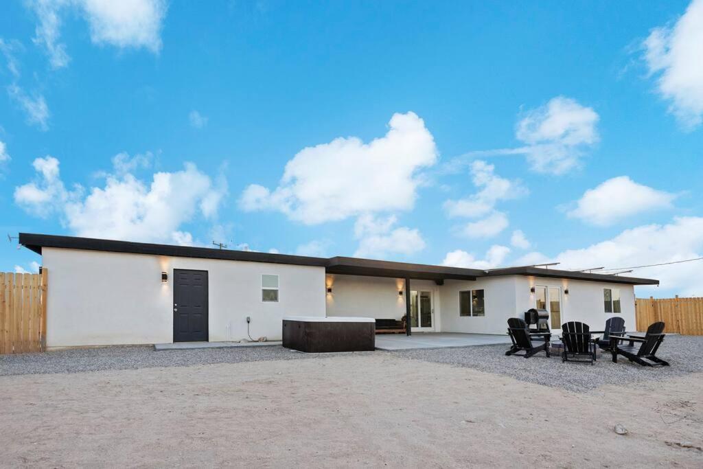 Star Gazers Modern Home On 5 Acres Of Land! Sunfair Heights Экстерьер фото